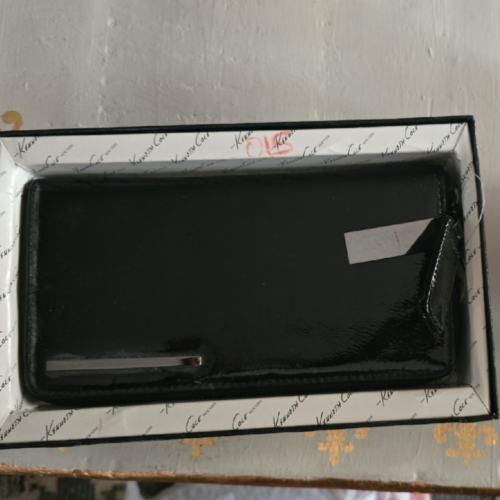 Kenneth Cole Patent Leather Zip Around Wallet